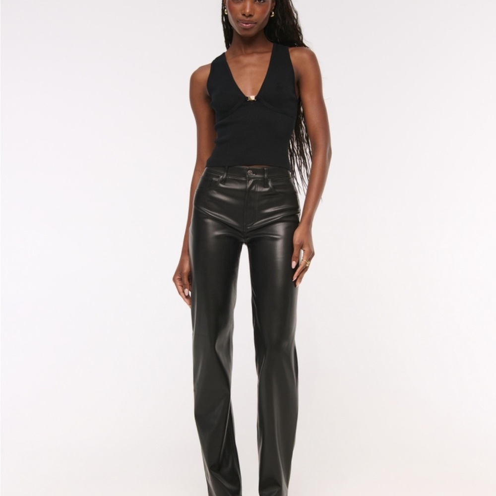 Abercrombie & Fitch Black vegan leather 90s relax leg pant size 24L worn once